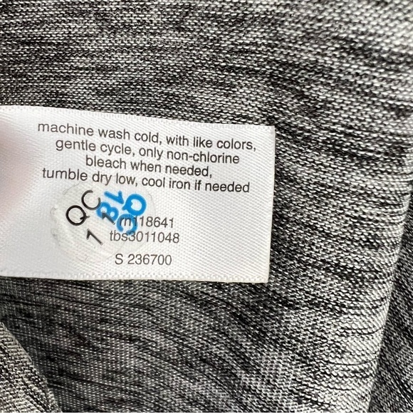 Lane Bryant Top Dolman Sleeve Keyhole Back Stretch size 26/28 Marled Grey Flowy - Picture 7 of 7